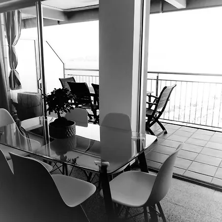 Davant Del Mar Apartment