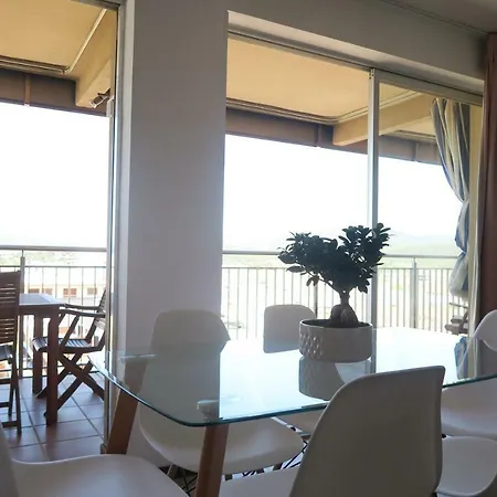 Davant Del Mar 公寓